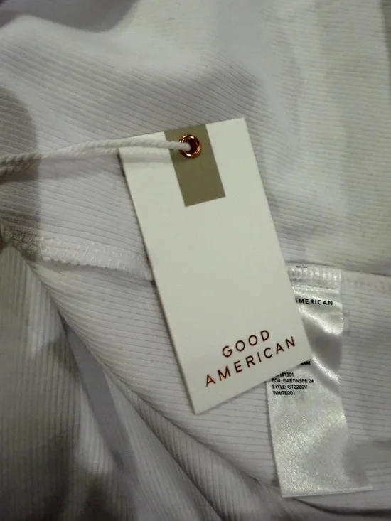 Good American White Scoop Neck Tank- 21” P2P - Picture 7 of 9